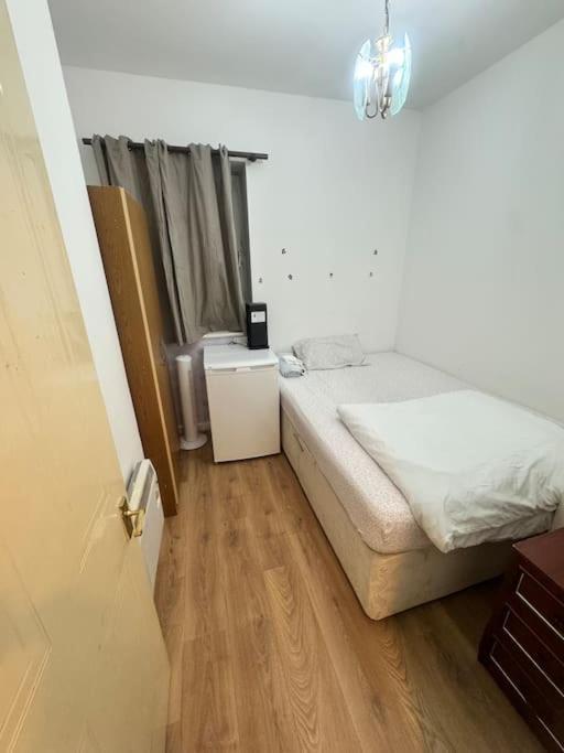 Private Double Bedroom In Hounslow Near Heathrow Londyn Zewnętrze zdjęcie